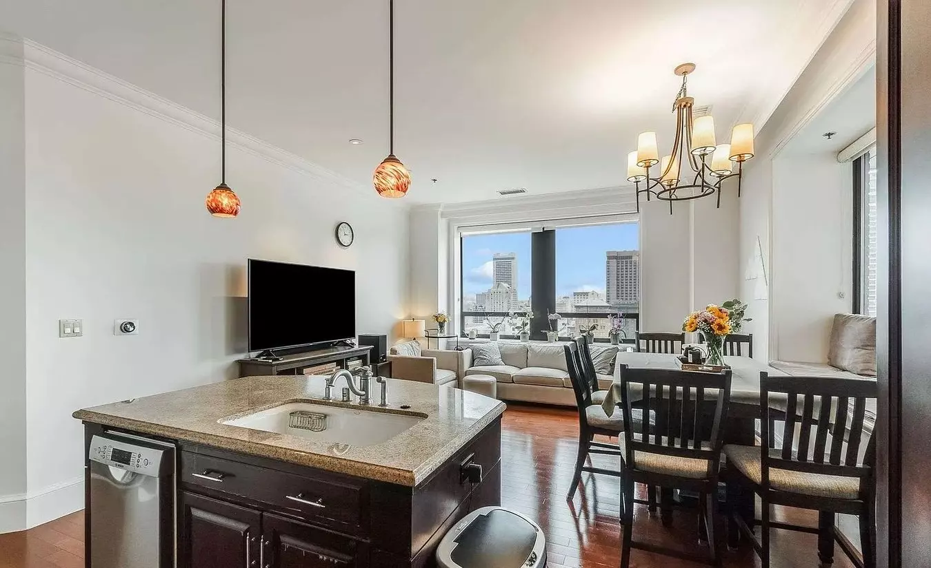 Exquisite 1-bedroom, 1-bathroom Unit photo 5