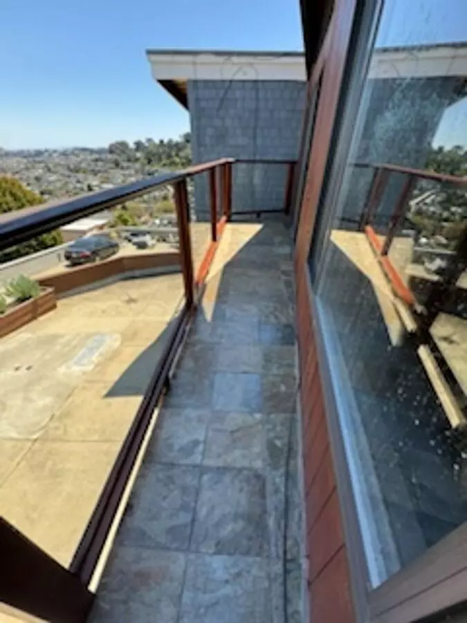 Luxurious 4BR Oasis w/ City Views  Zen Yard photo 5