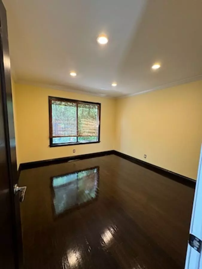 Luxurious 4BR Oasis w/ City Views  Zen Yard photo 3