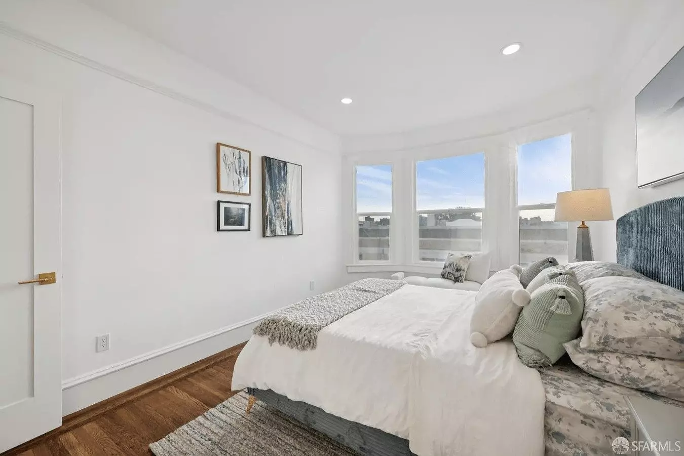 1Bed 1Bath Apartment For Rent photo 2