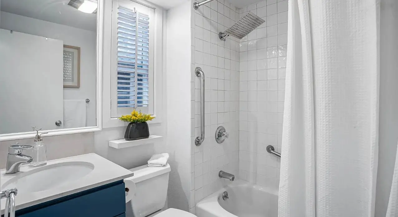 For Rent At 1807 Scott Street photo 4