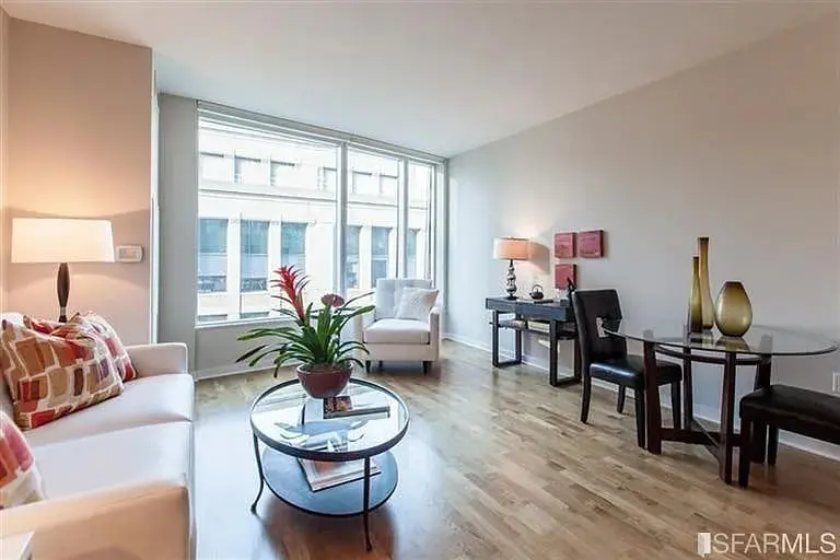 For Rent At 337 Spear St photo 4