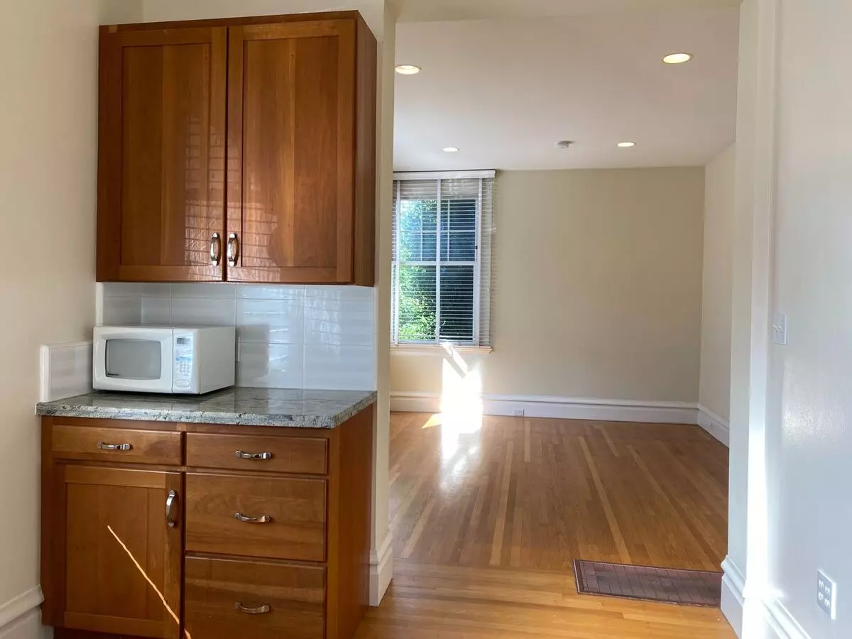 Fully Remodeled 2br/1ba. Dishwasher! Laundry! Hardwood! photo 3