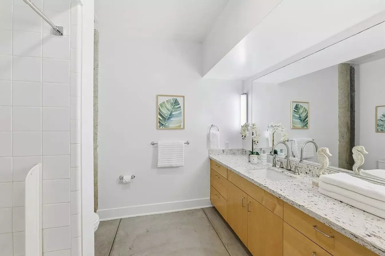 Industrial Chic Meets Modern Luxury In The Heart Of South Beach photo 4