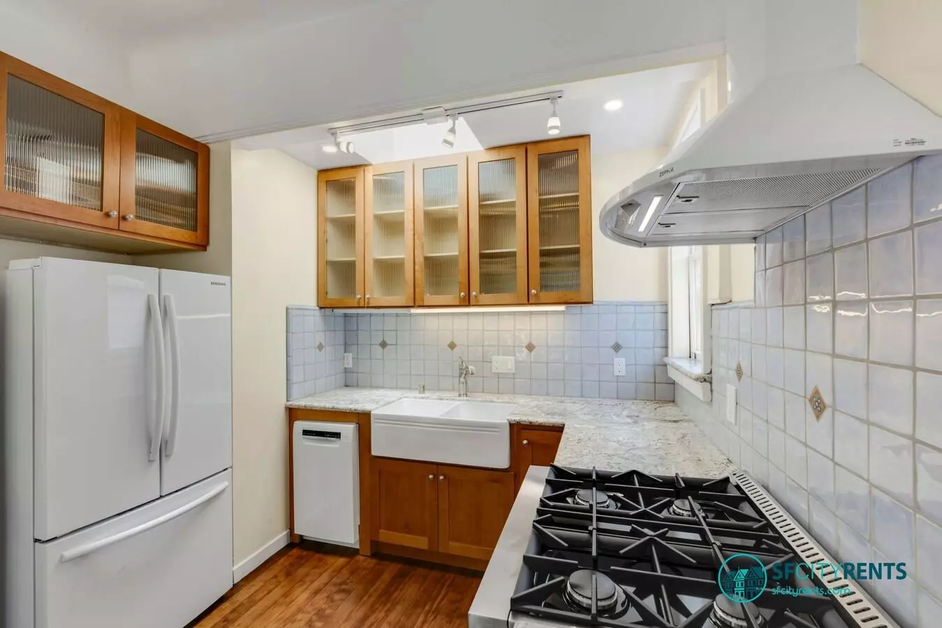 Intimate Luxury Space W/ Chef's Kitchen, 2 New Baths; Private Deck Overlooks Zen Courtyard photo 5