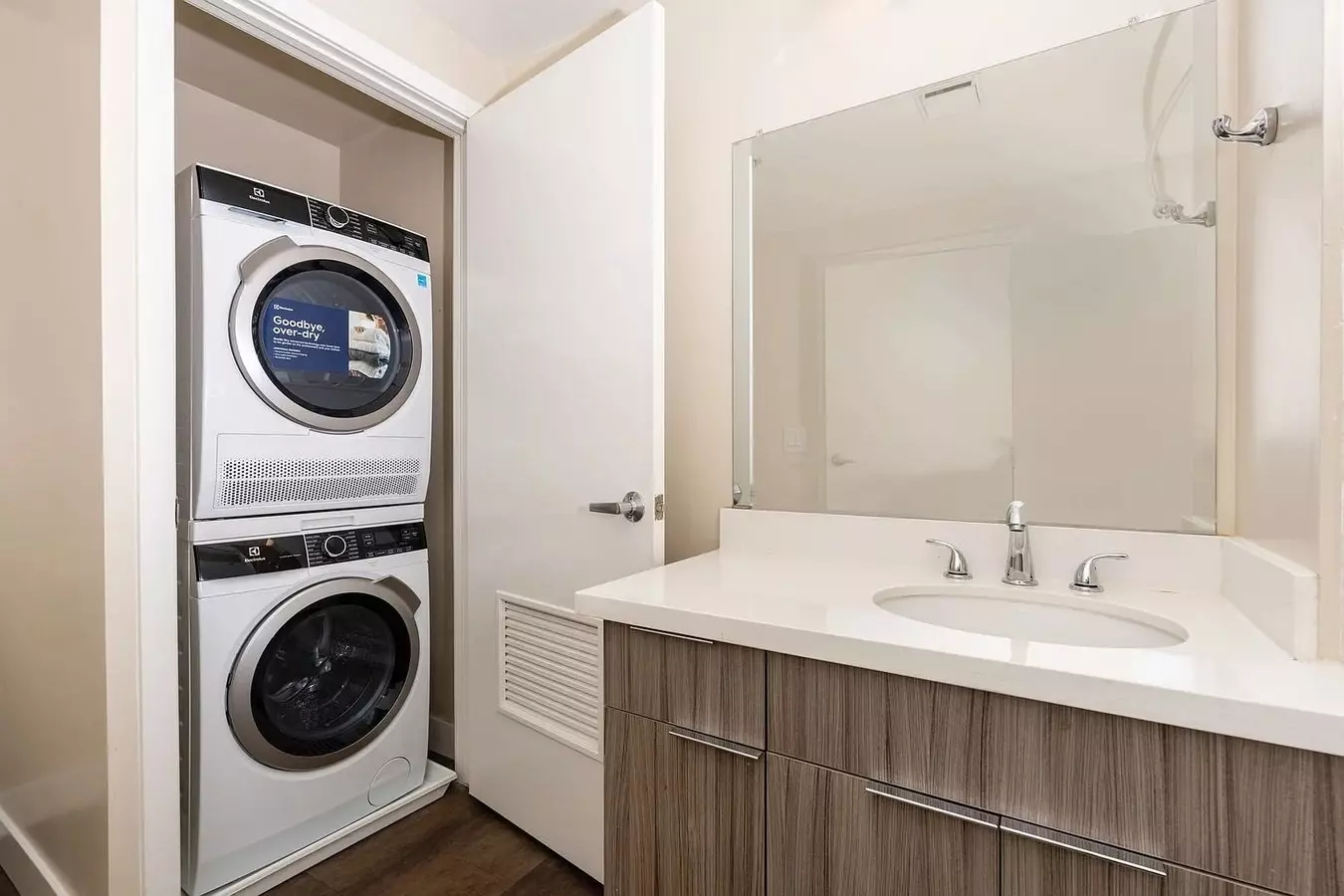 Live In A Studio, One, Or Two-bedroom Apartment At Soma photo 5