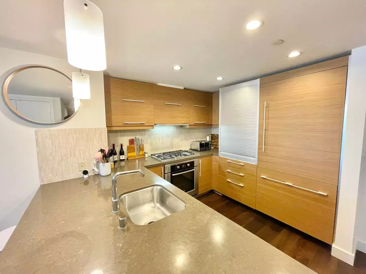 Luxurious Condo At Madrone W/bay, City Views, Balcony, Pool, Parking, Storage -fully Furnished Option - Progressive photo 4