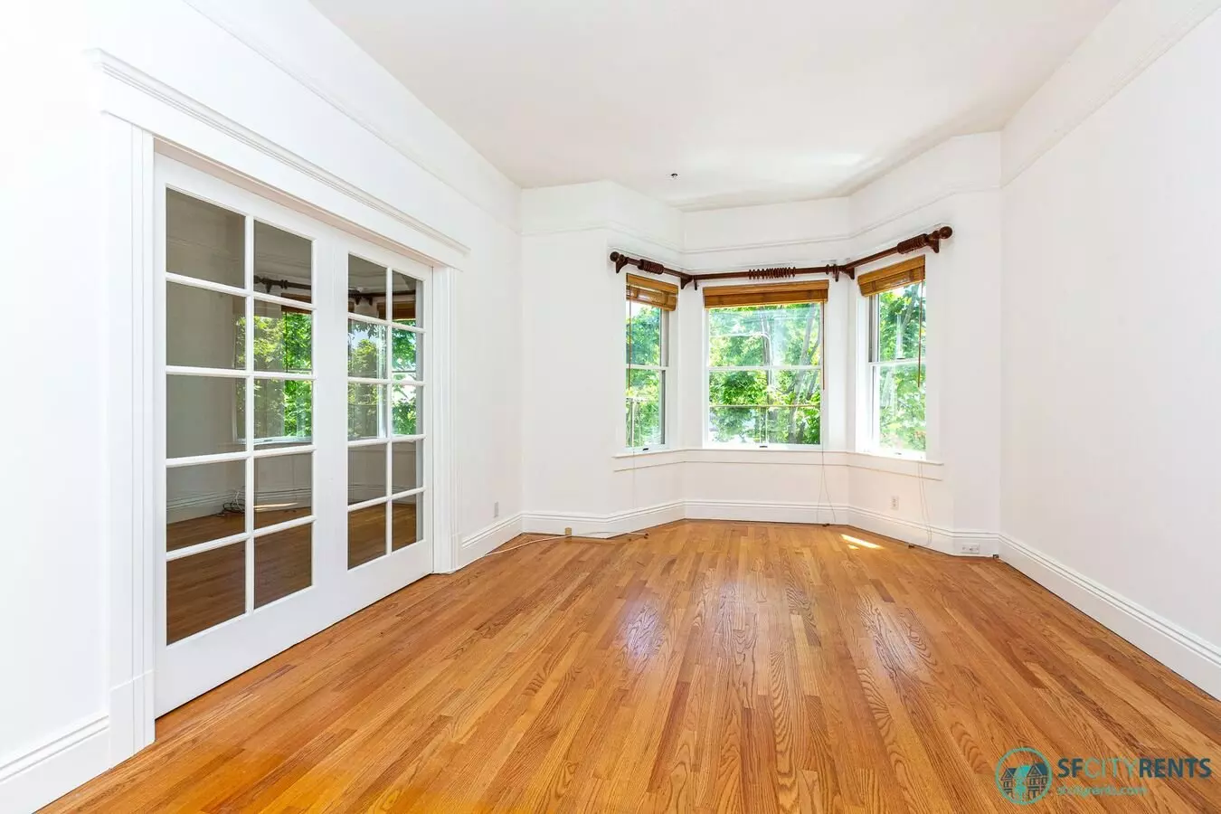 Mission District: Top Floor Flat Above Blondie's Bar W/ Formal Dining Room &amp; W/d In Unit photo 4