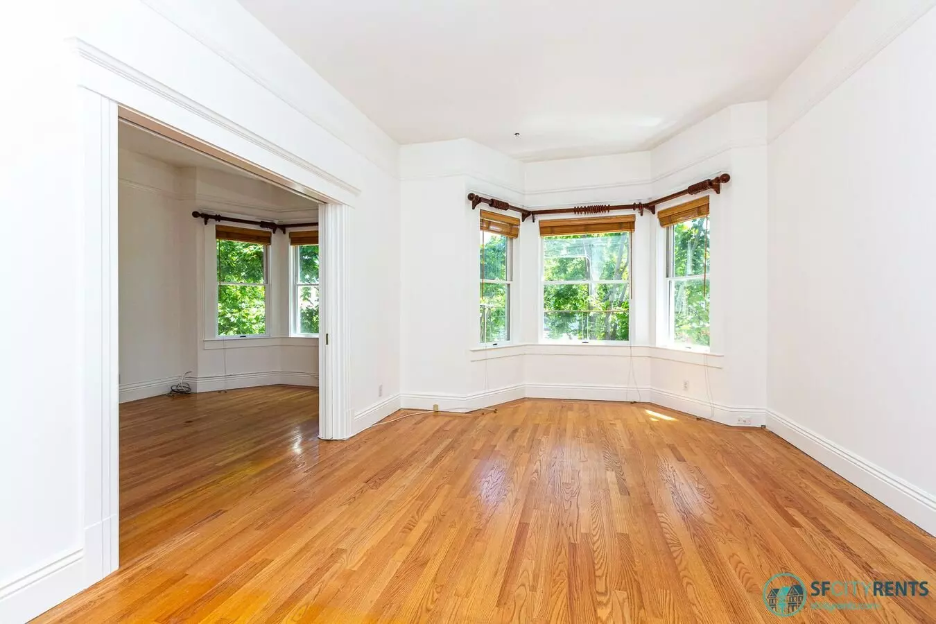 Mission District: Top Floor Flat Above Blondie's Bar W/ Formal Dining Room &amp; W/d In Unit photo 5