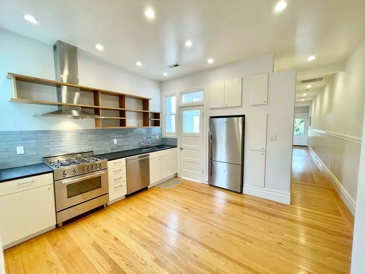 150 San Carlos Street, San Francisco, CA 94110 photo 2