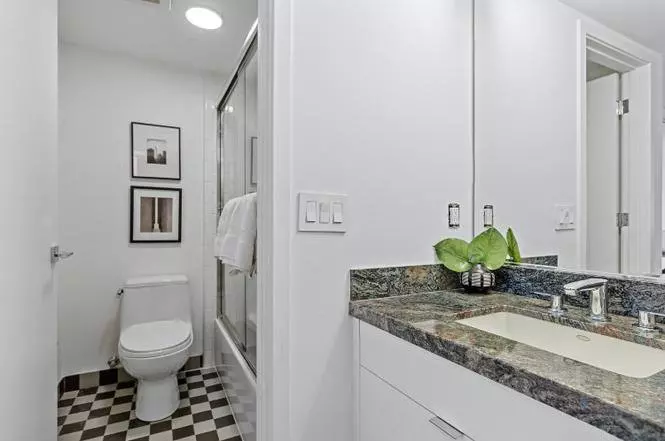 Modern 1 Bed, 2 Bath Loft With Private Patio photo 4