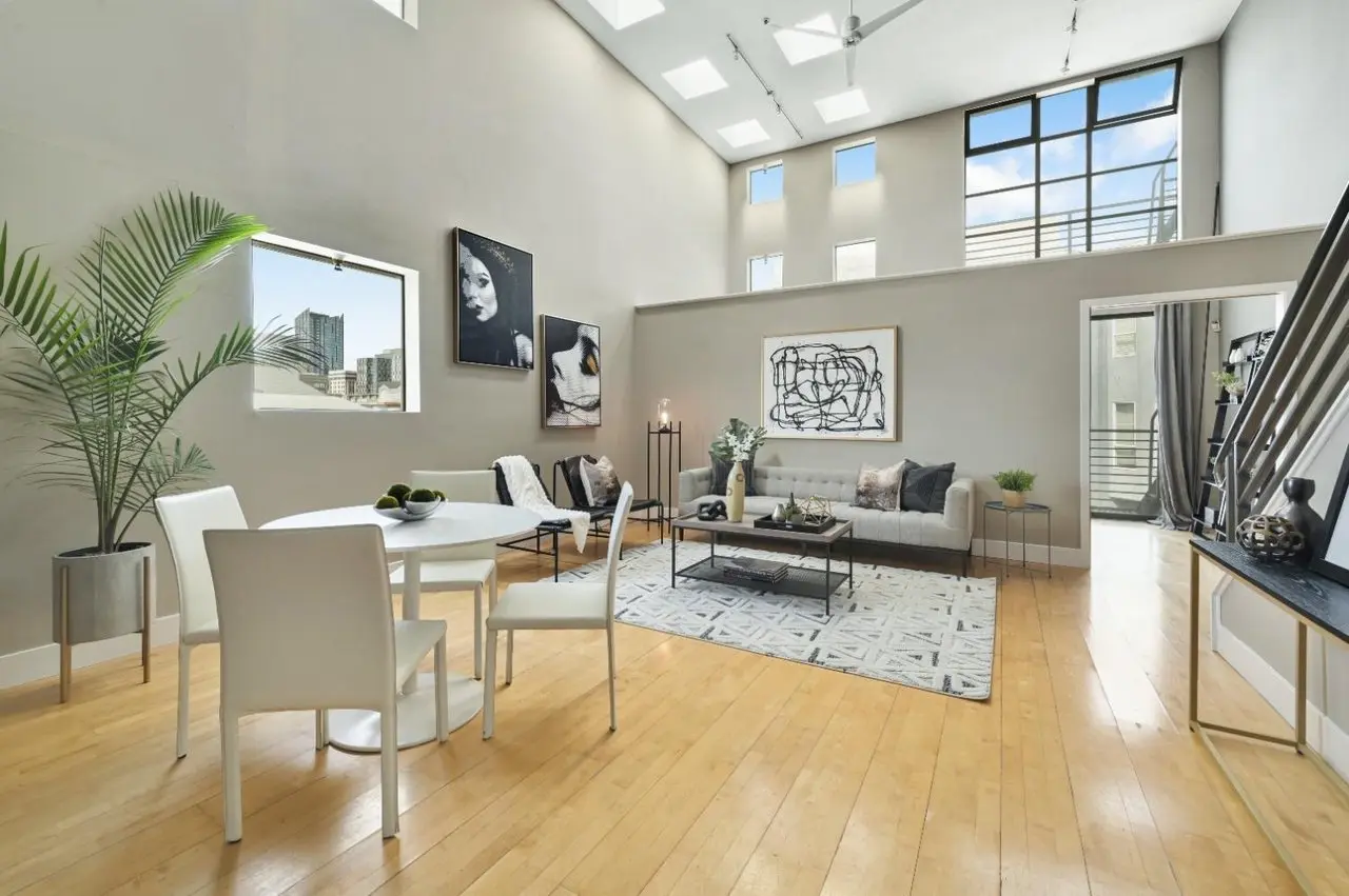 Modern Top-floor 1-bedroom, 1.5-bath Loft photo 5
