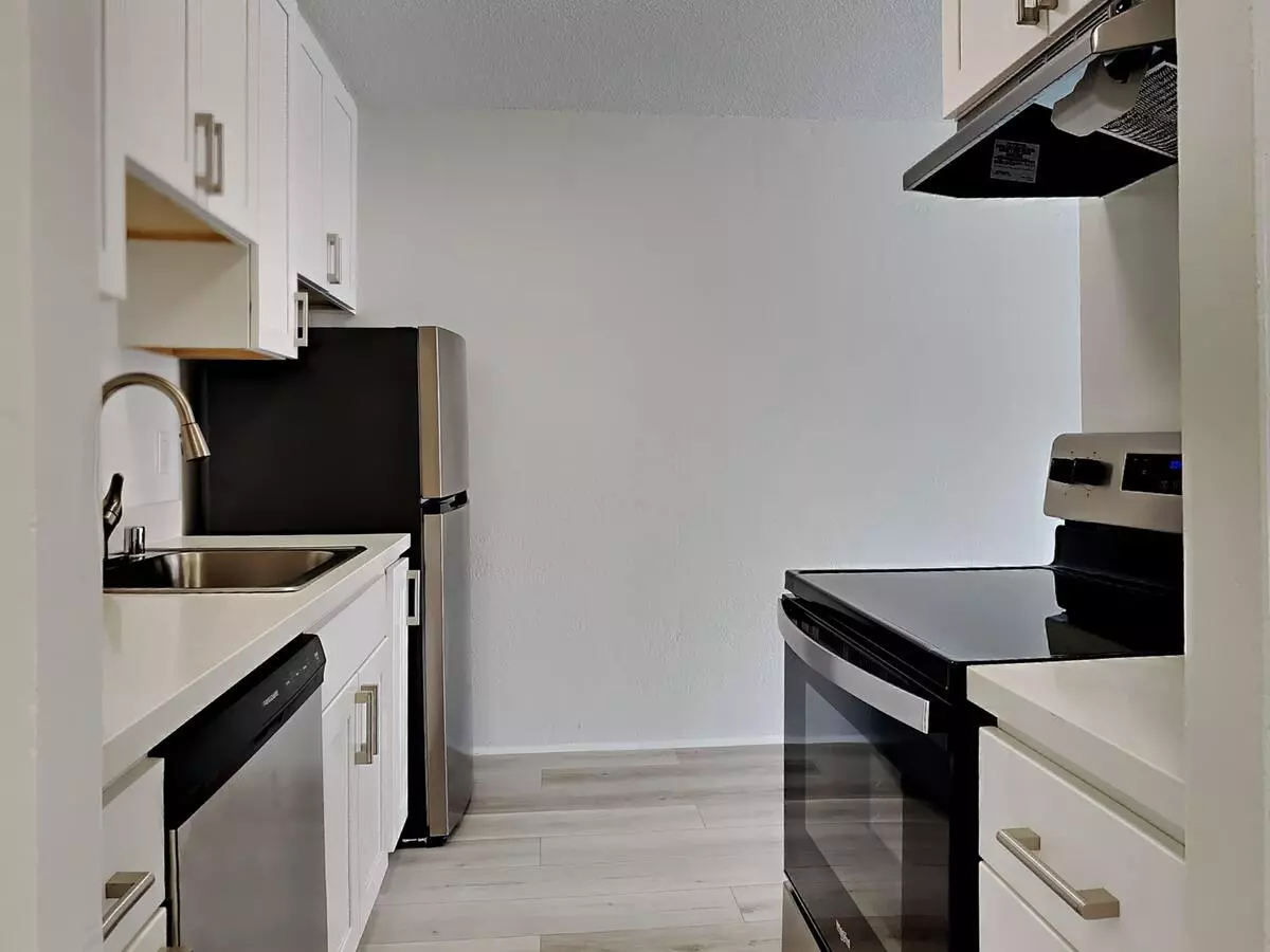 Mosser Towers Apartments photo 2