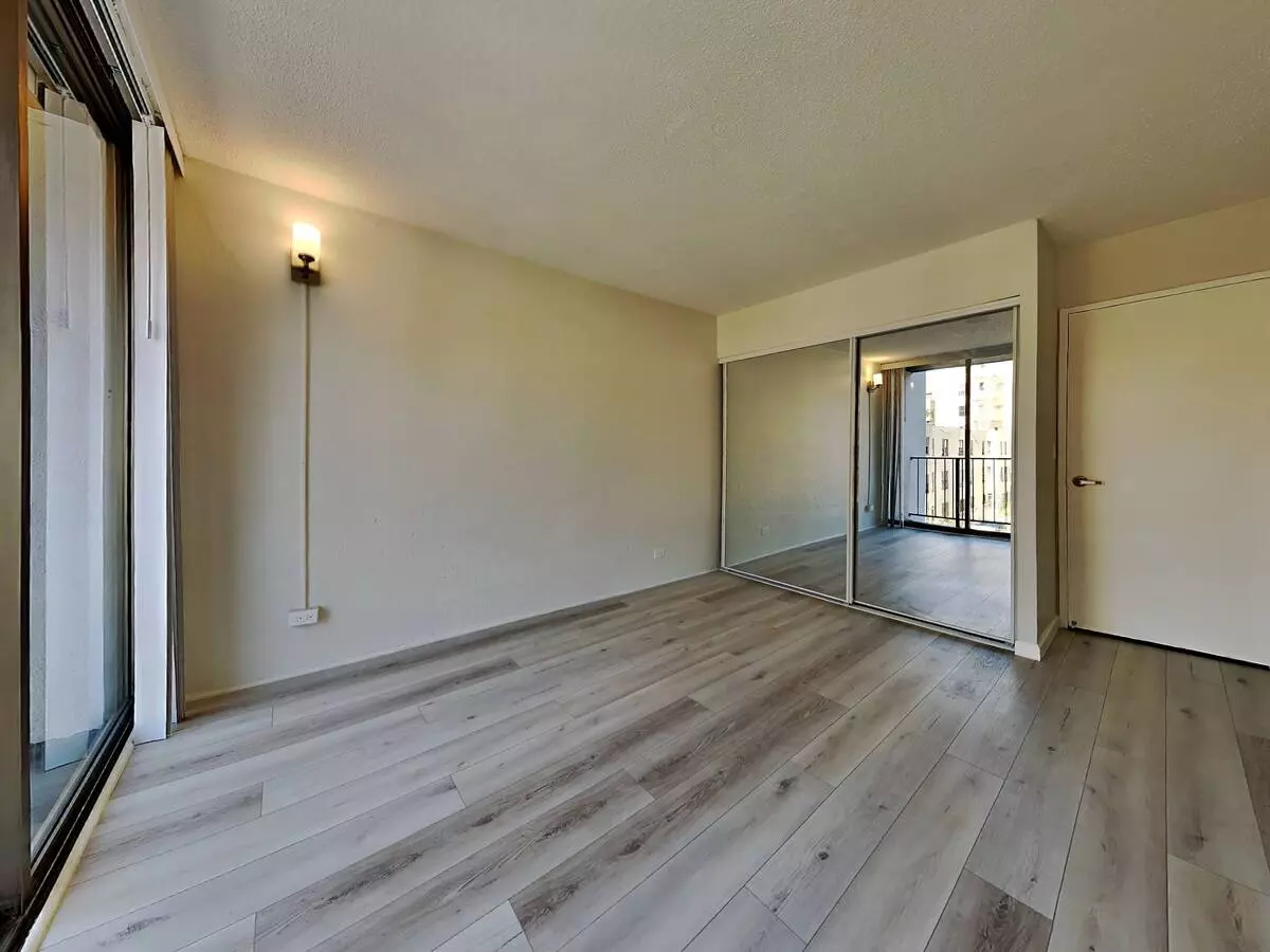 Mosser Towers Apartments photo 3