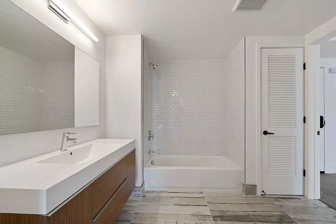 New 7th Floor (top Floor) 1-bed With Gorgeous Views Of Downtown! photo 5