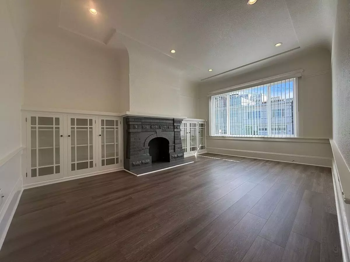 1052 Jamestown Avenue, San Francisco, CA 94124 photo 3
