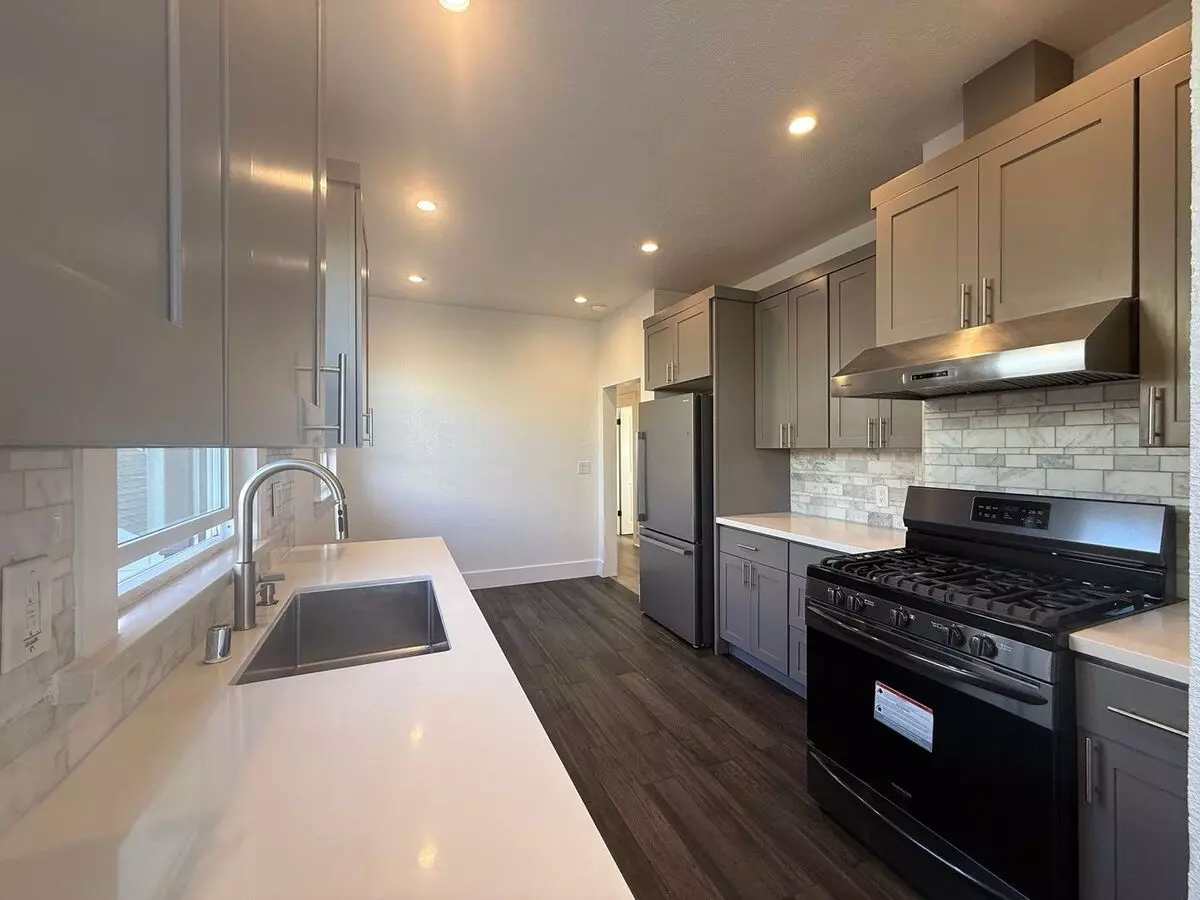 1052 Jamestown Avenue, San Francisco, CA 94124 photo 5