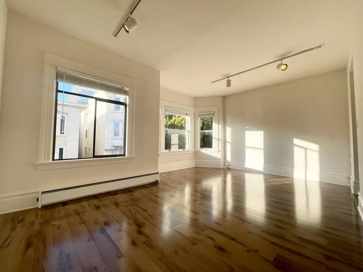 Nob Hill: Spacious Top Floor Apartment Near The Fairmont Hotel, Huntington Park, &amp; Trader Joe's photo 2