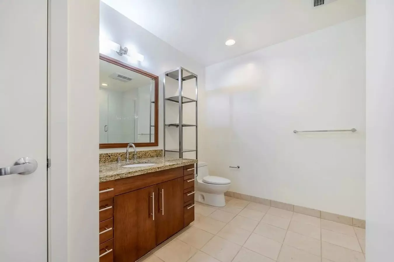 Open 1-bedroom, 1-bathroom Home, Offering Stunning Views photo 3