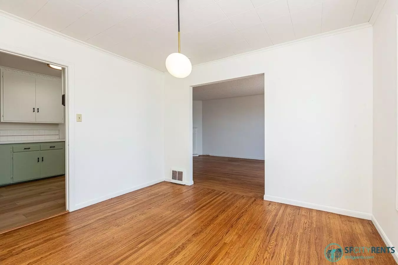 Outer Sunset: Top Floor W/ Shared Yard &amp; Laundry On N Judah Line photo 5