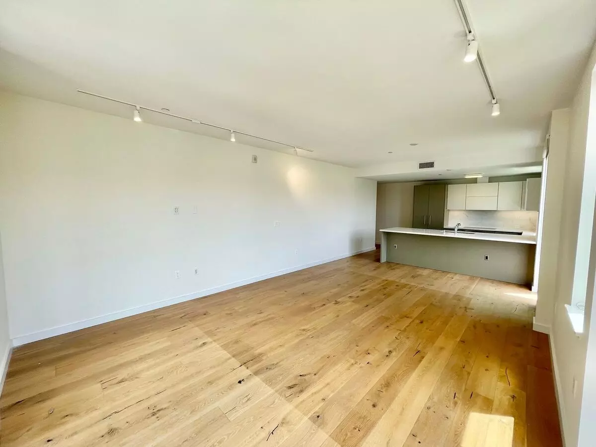 580 Hayes photo 4