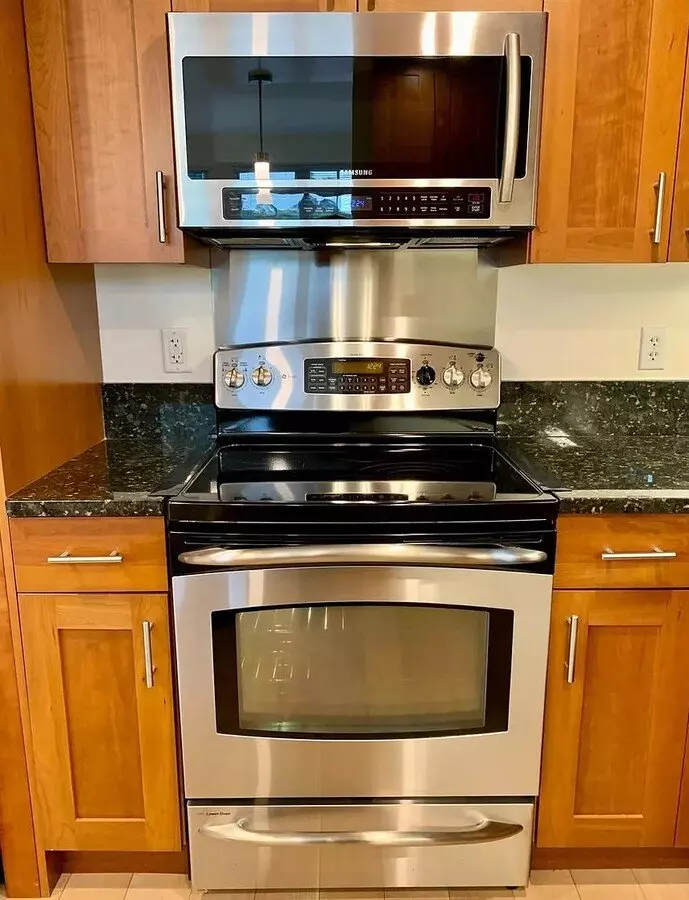 Grand 2 Bedroom Modern Condo in Prime NOPA Location w/ Parking photo 4
