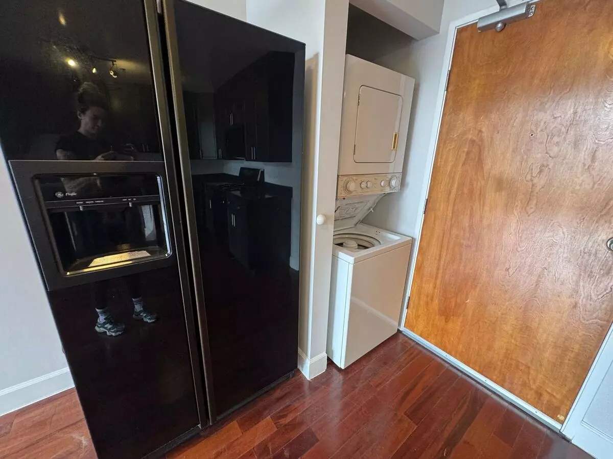 Recently Updated 1bd/1bath Loft Located By Market St. In San Francisco, Ca!! photo 5
