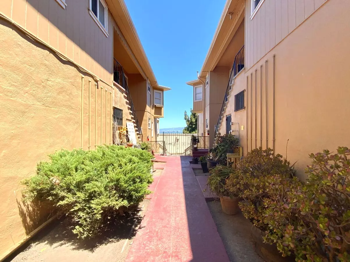 728 Innes Avenue, San Francisco, CA 94124 photo 3