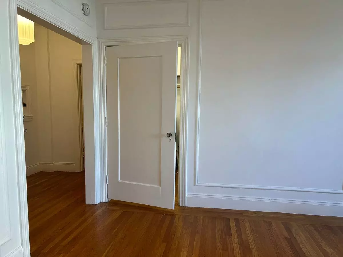 Russian Hill Large Studio Condo! photo 5