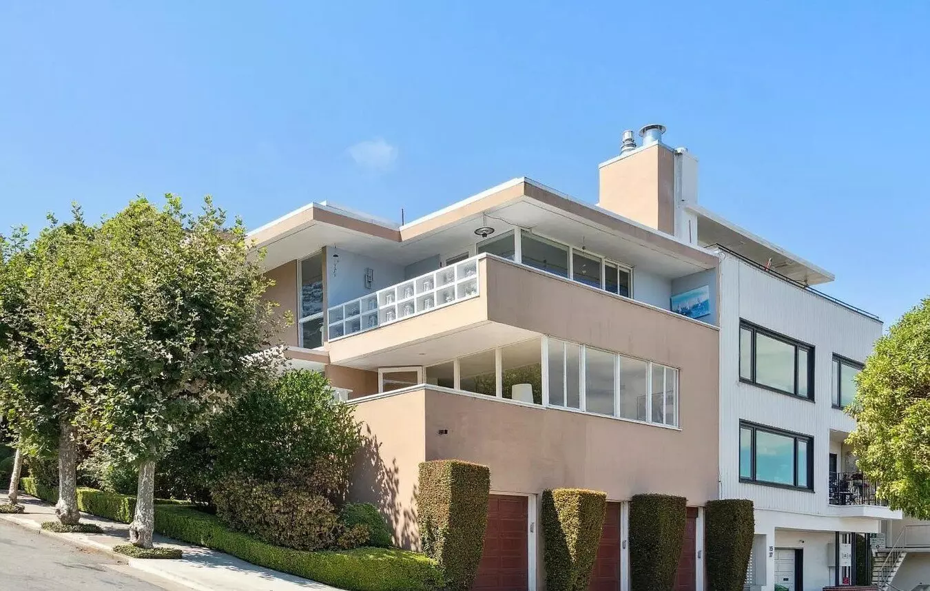 Spacious 1 Bed /1 Bath Apartment Available photo 2