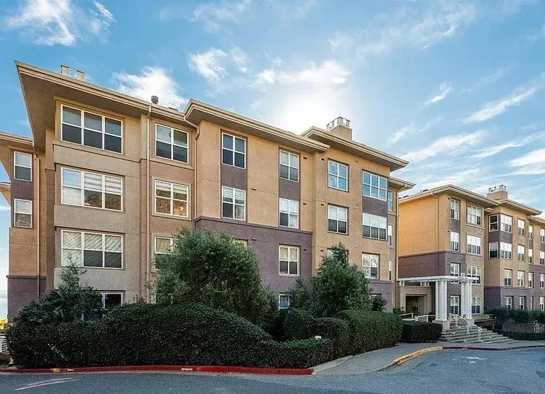 Spacious 1-bedroom, 1-bathroom Residence Located In The Desirable Cand photo 4