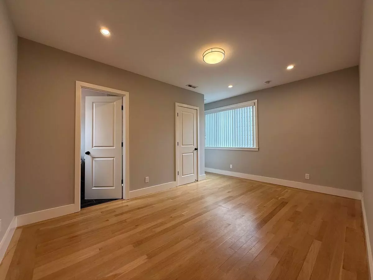Spacious 1bd/1ba With In‑unit Laundry – Prime Commuter Location photo 3