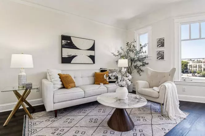Spacious Updated 1-bedroom Apartment photo 4
