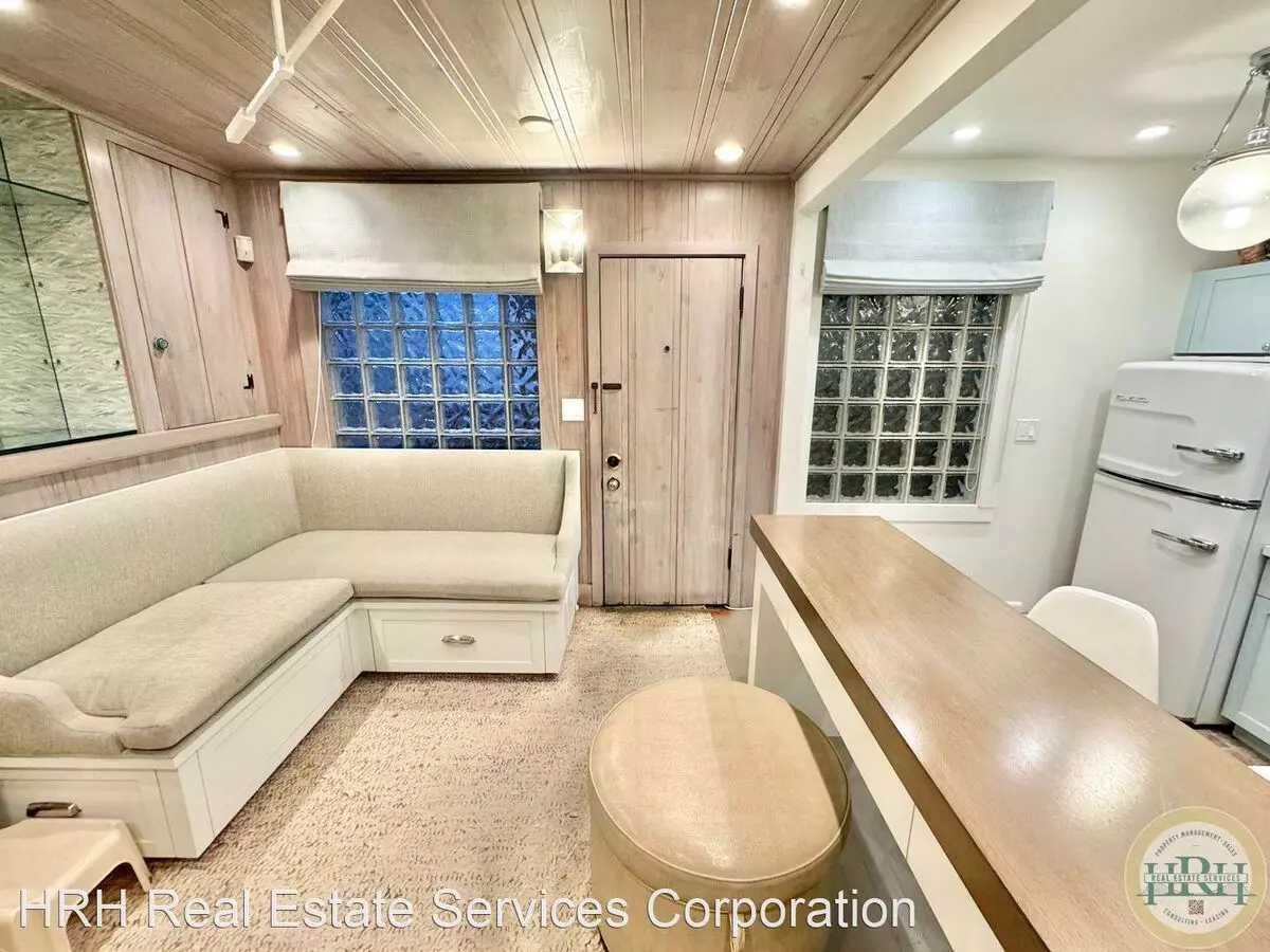 Beautiful and Spacious 1BD photo 5