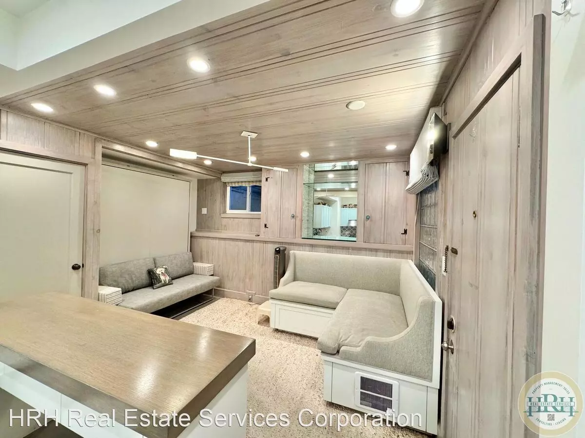 Beautiful and Spacious 1BD photo 3