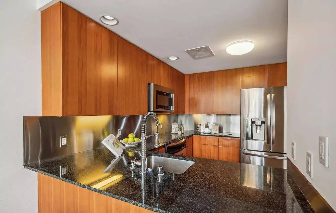 77 Dow Pl photo 2