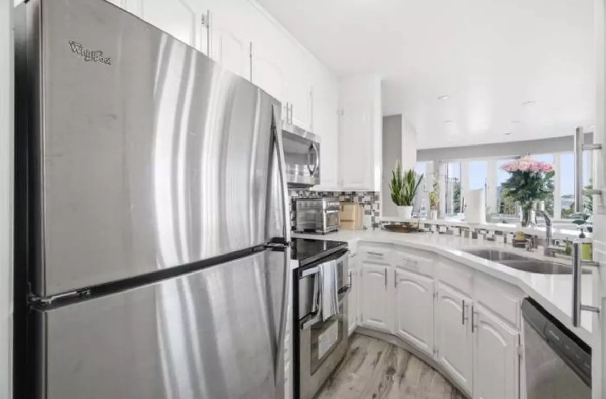 1111 Bay Street, San Francisco, CA 94123 photo 2