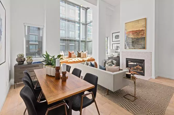 1 Bed + 1 Loft Bedroom, 2 Bath - Sunny SOMA Loft Condo w Parking photo 3