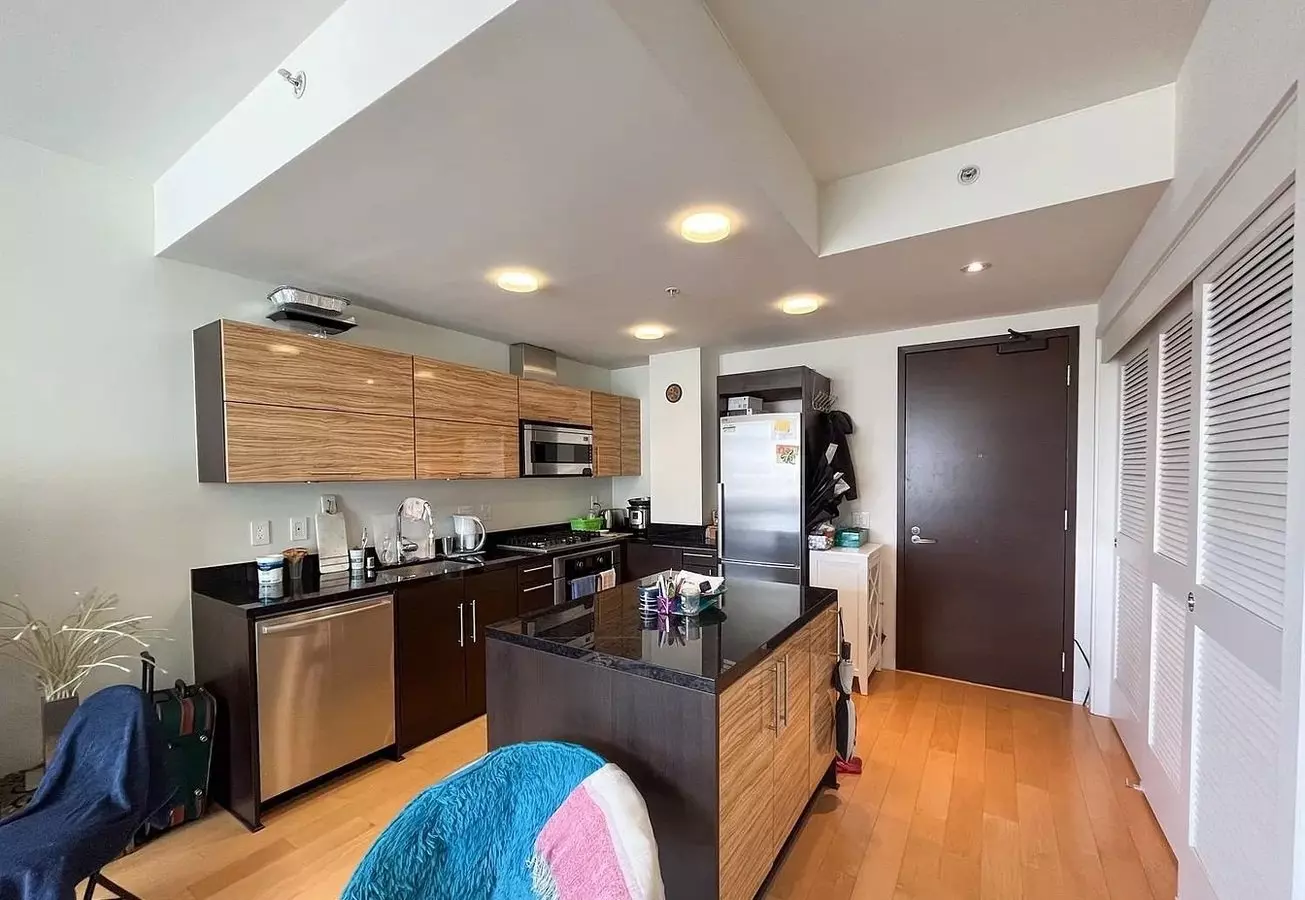 270 Valencia St photo 3