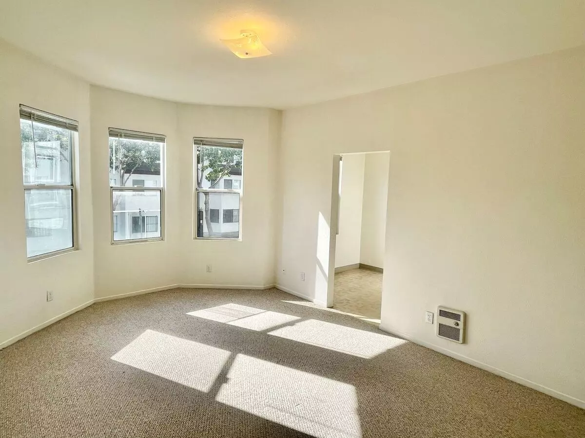 Sunny Hayes Valley Studio! Location! Eat-in Kitchen! Progressive photo 5