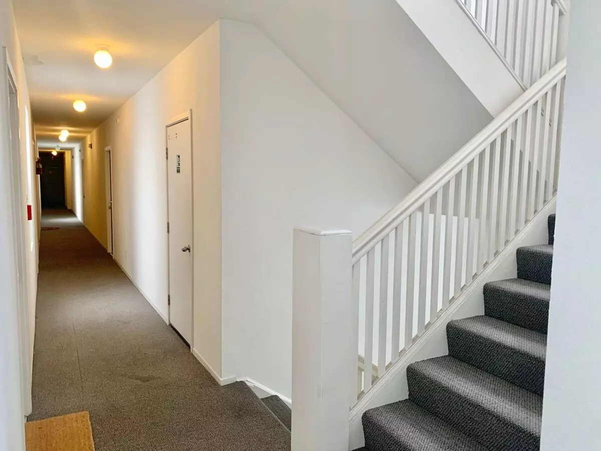 Sunny Hayes Valley Studio! Location! Eat-in Kitchen! Progressive photo 4
