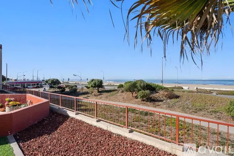 855 La Playa St photo 2