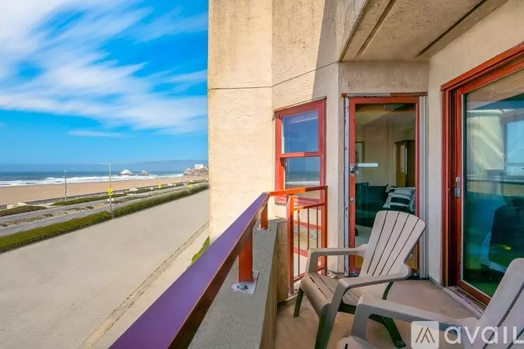 855 La Playa St photo 3