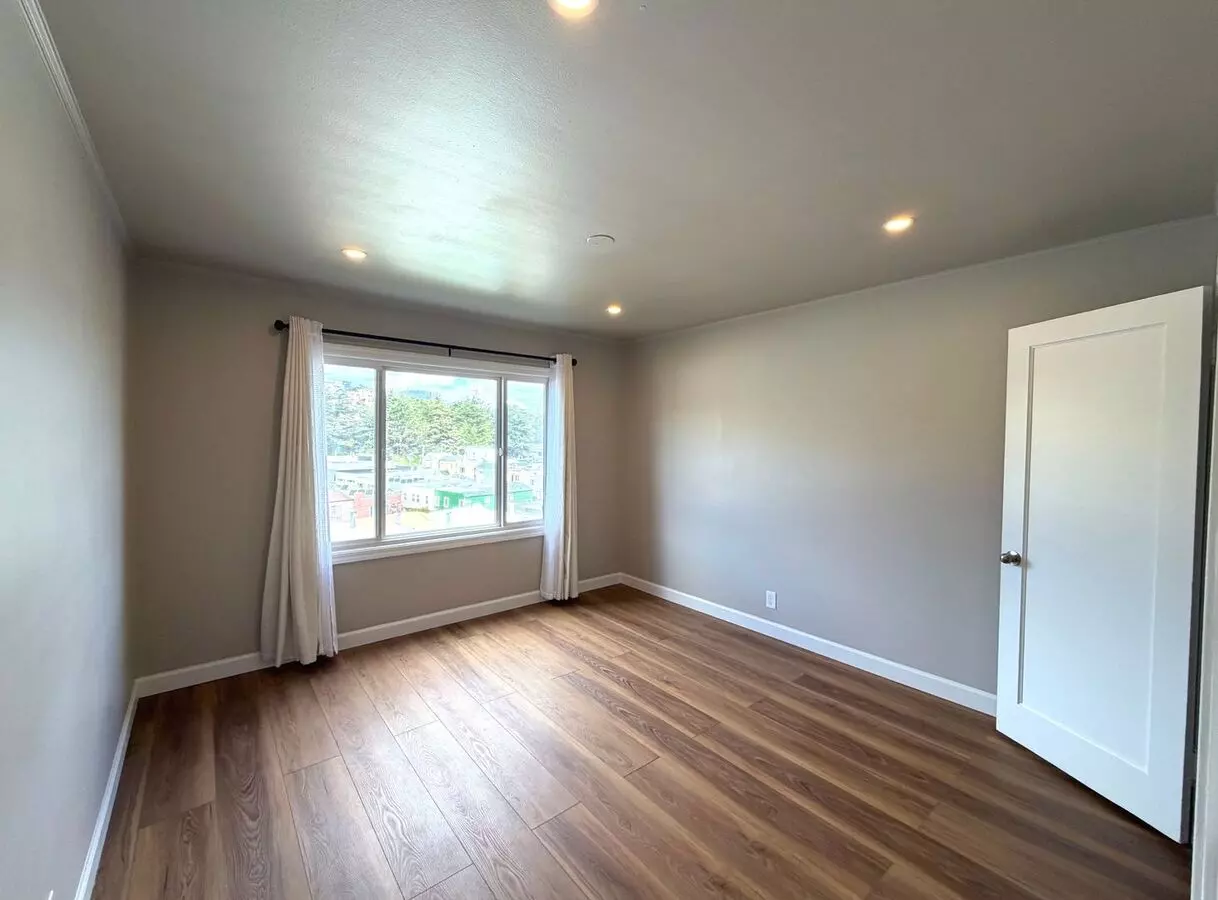 Total Remodel Large Bright 1800sf 3br/2ba/2gr Cayuga Terrace Home Available Now photo 5