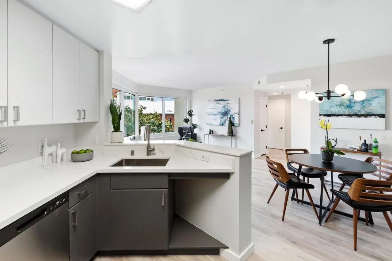 Updated 1br Condo With Treetop Views photo 5