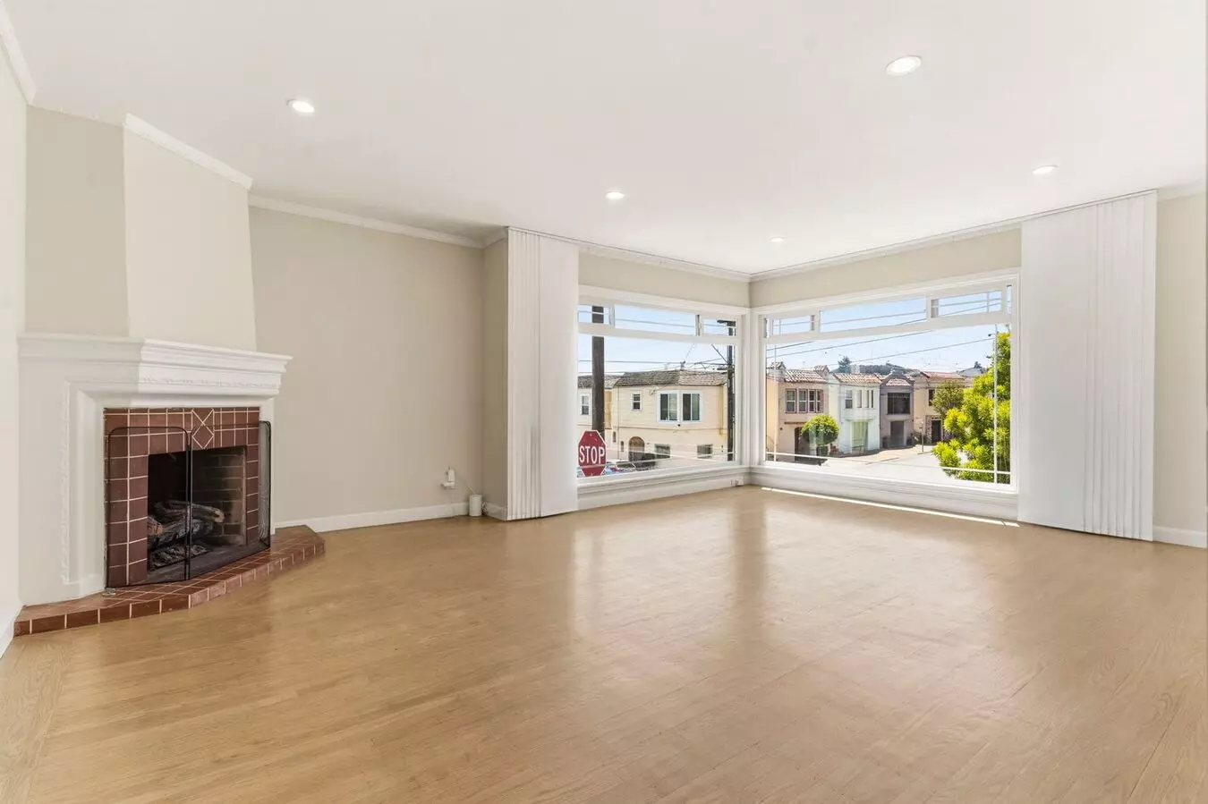 Updated Portola Single-family Home W/ 2-car Garage &amp; Backyard photo 3