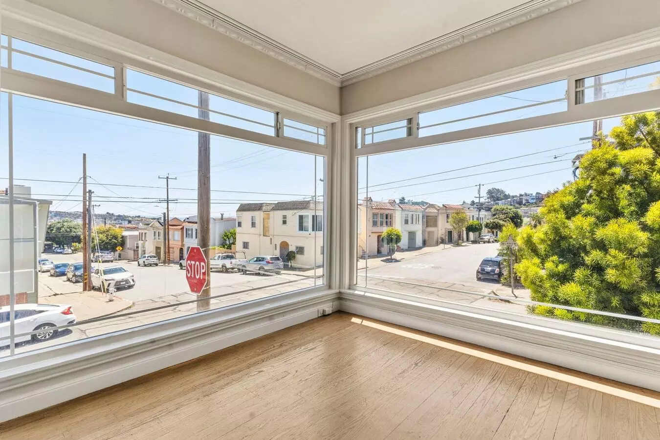 Updated Portola Single-family Home W/ 2-car Garage &amp; Backyard photo 5