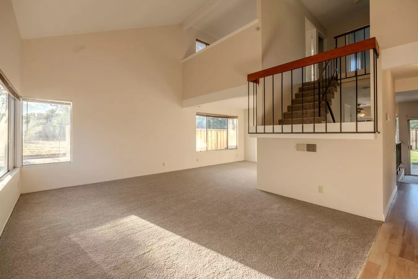 1071 Culloden Ct photo 4
