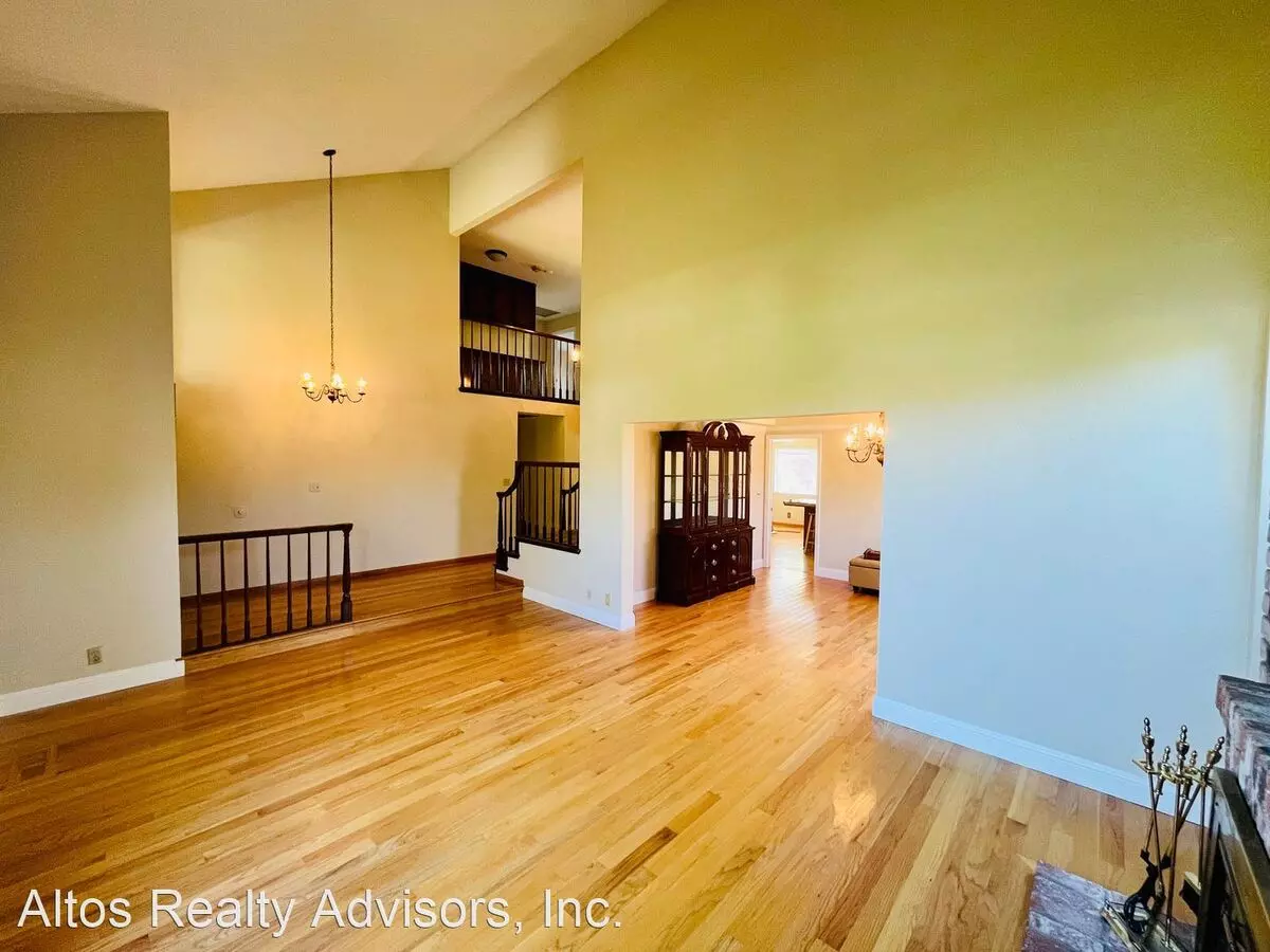 1077 Cross Springs Court, San Jose, CA 95120 photo 4