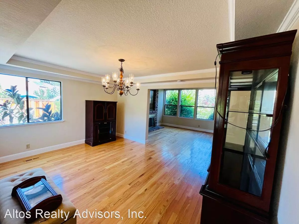 1077 Cross Springs Court, San Jose, CA 95120 photo 3
